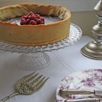 Tarta de chocolate y frutos rojos, para un cumpleaños.