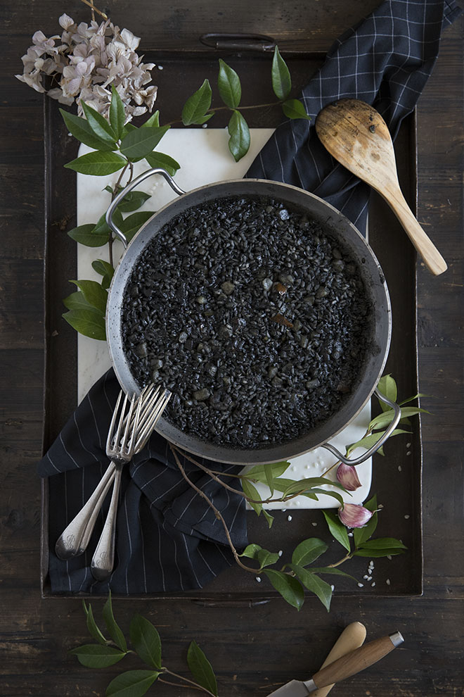 paella arroz negro sepia